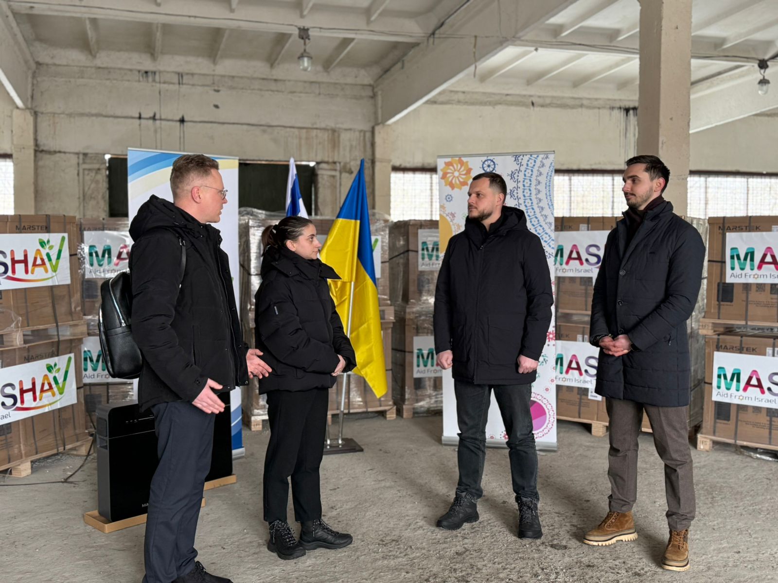 Світло в школах і лікарнях: Ізраїль передав Київщині понад 100 систем резервного живлення